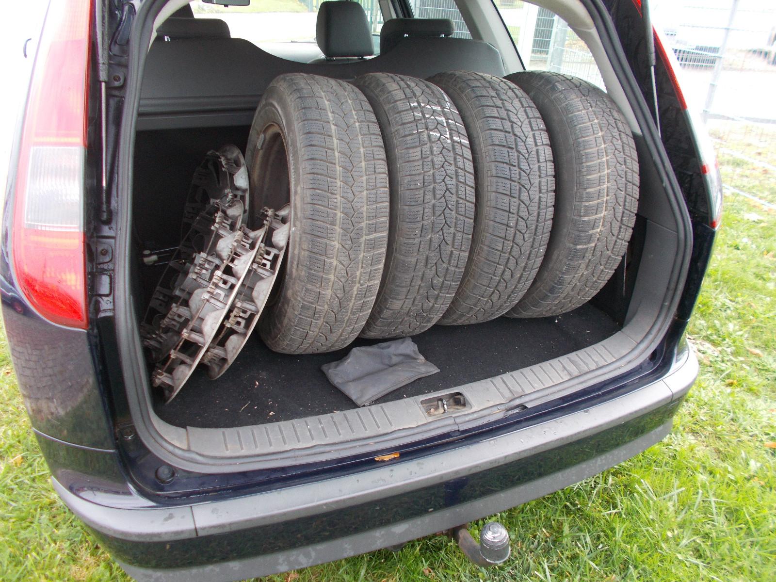 Ford Focus 2006 — photo 15
