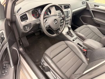 Volkswagen Golf - 5