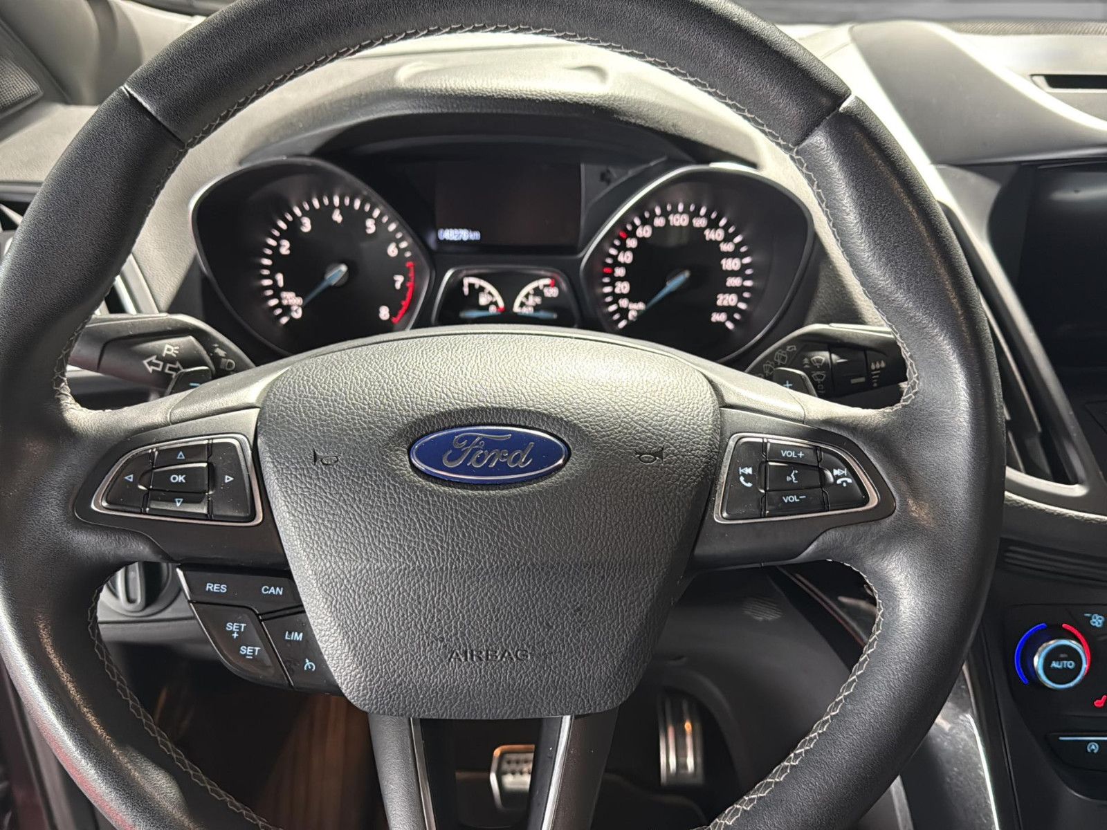 Fahrzeugabbildung Ford Kuga ST-Line/ unfallfrei