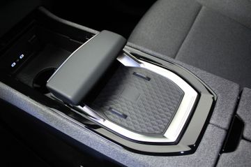 Fahrzeugabbildung Renault Austral Mild Hybrid 140 Automatik Equilibre