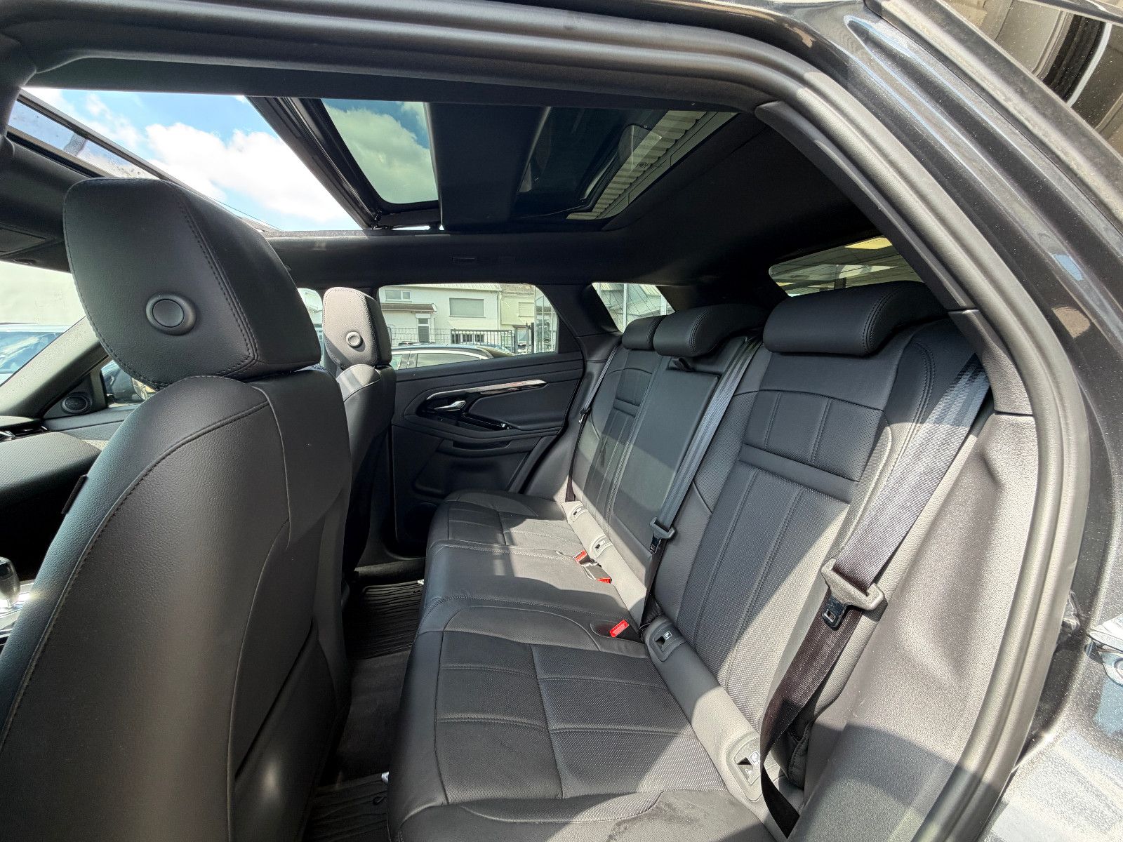 Fahrzeugabbildung Land Rover Range Rover Evoque S Hybrid /R-DYNAMIC/PANO/KAM