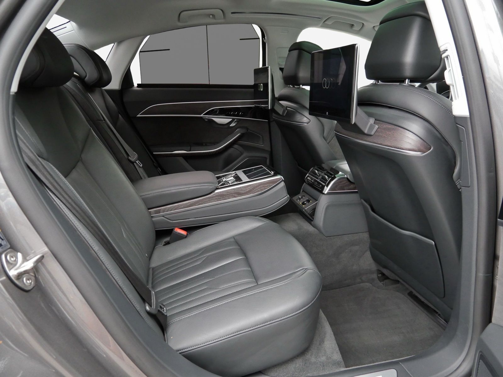 Audi A8 - Bild 17