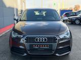 Audi A1  1,6 TDI attraction AUTOMATIK/TUV/1 HAND - Audi A1: Braun