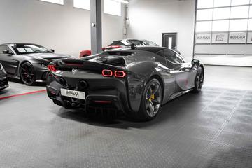 2021 Ferrari SF90 照片 9