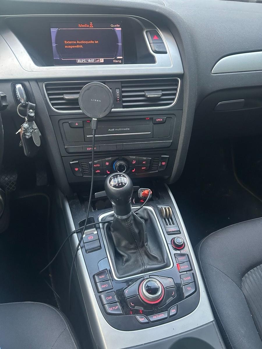 Audi A4 2010 — photo 11