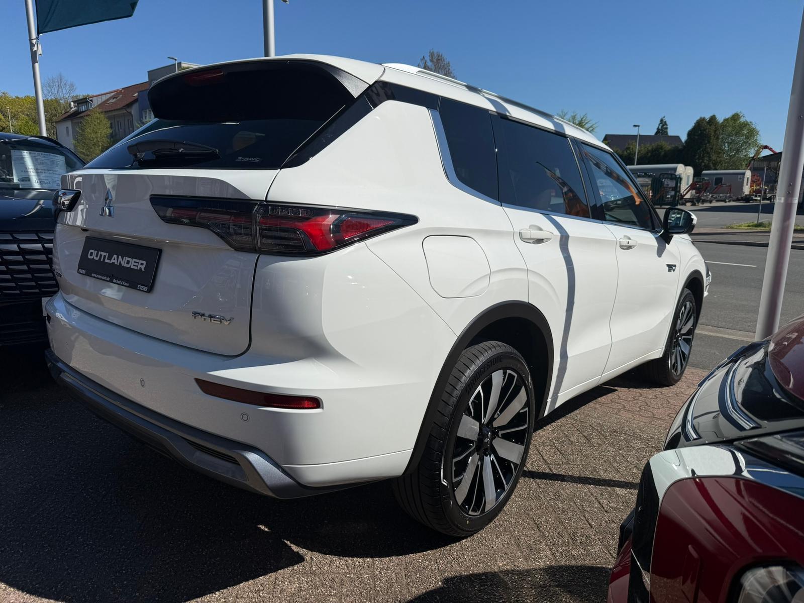 Mitsubishi Outlander PHEV Top Luxury *Massage *360° *Leder