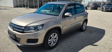 Volkswagen Tiguan - 1