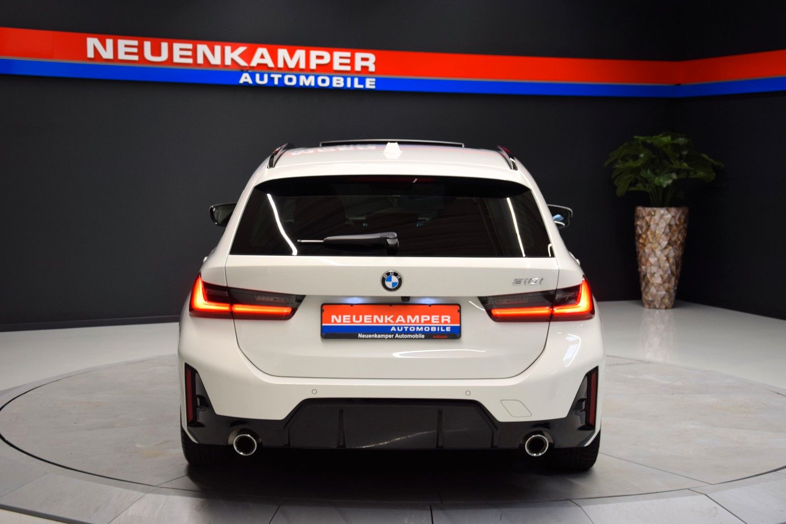 Fahrzeugabbildung BMW 318 i Touring M Sport ACC Pano AHK Memory Kamera