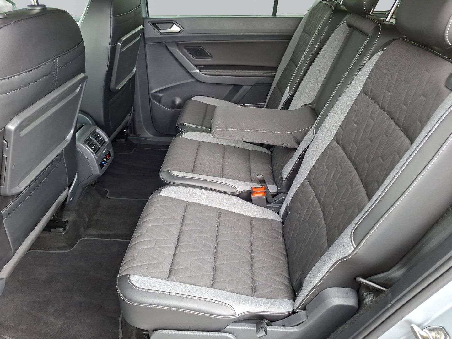 Touran 1.5 TSI DSG Comfortline *AHK*ACC*NAVI*