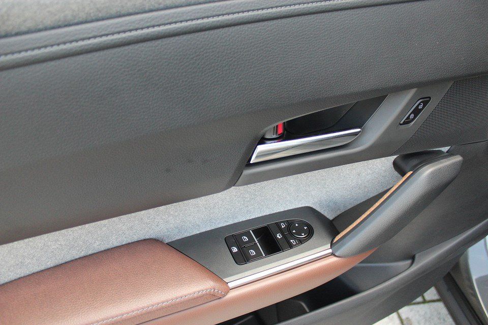Fahrzeugabbildung Mazda MX-30 EV Advantage Industrial Vintage NAVI el. S