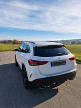 Mercedes-Benz GLA 250 8G-DCT AMG Line - Mercedes-Benz GLA 250 aus 2023