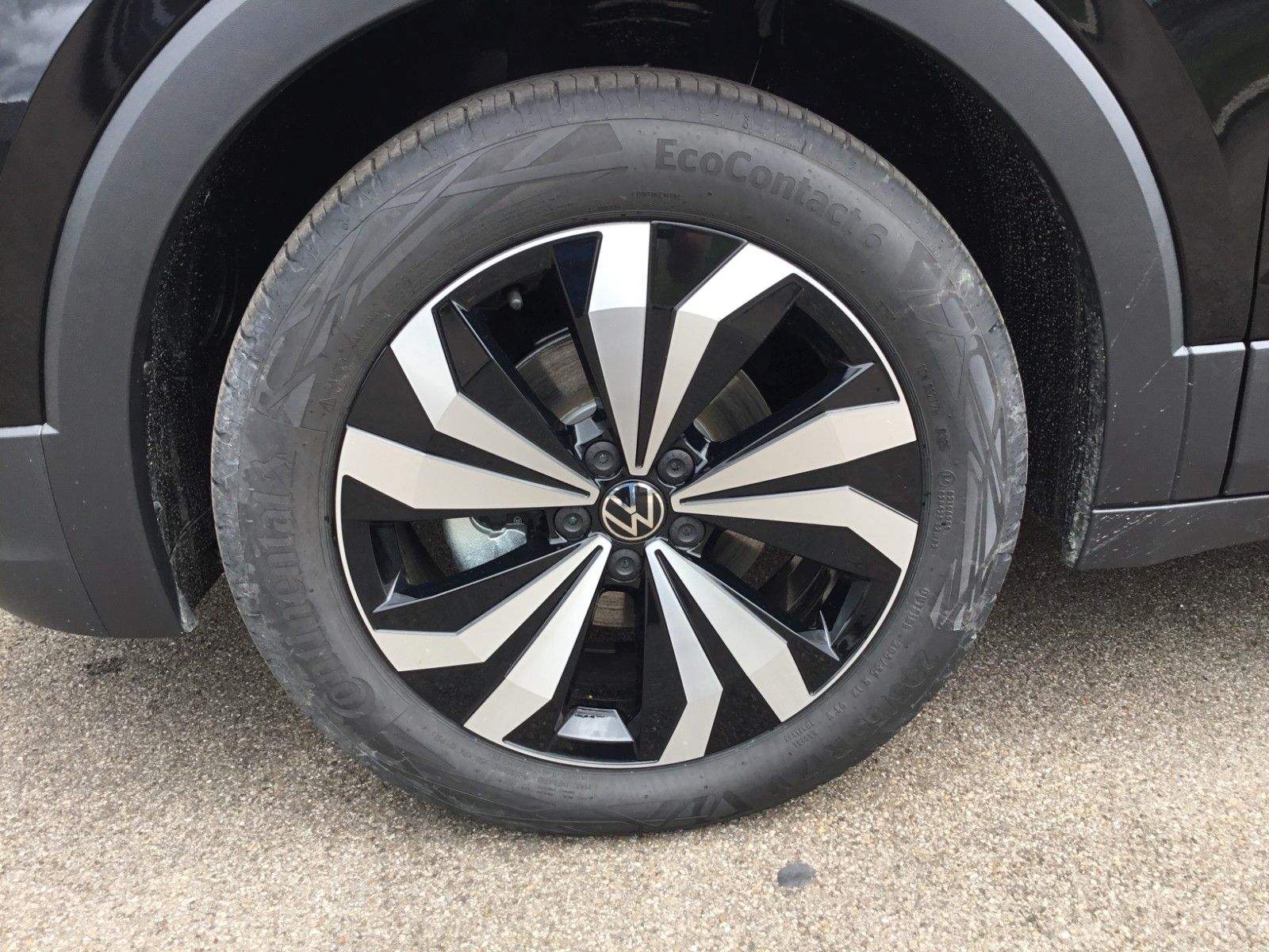 Fahrzeugabbildung Volkswagen T-Cross 1.5 TSI DSG Life+AHK+17"+LED+AppConnect