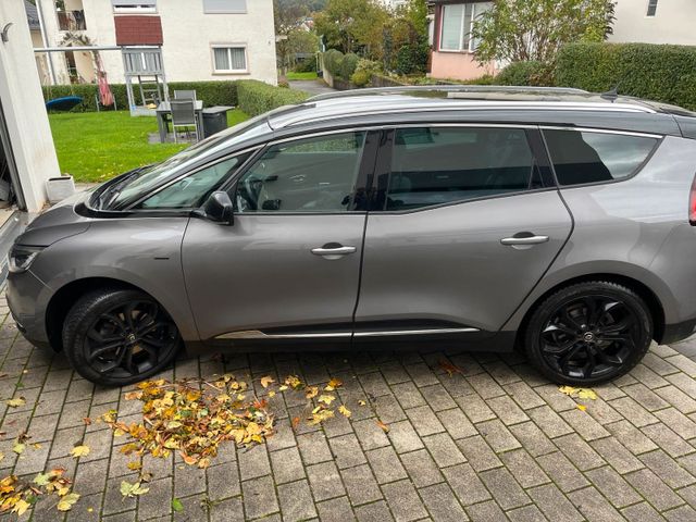 Renault Grand Scenic Black Edition