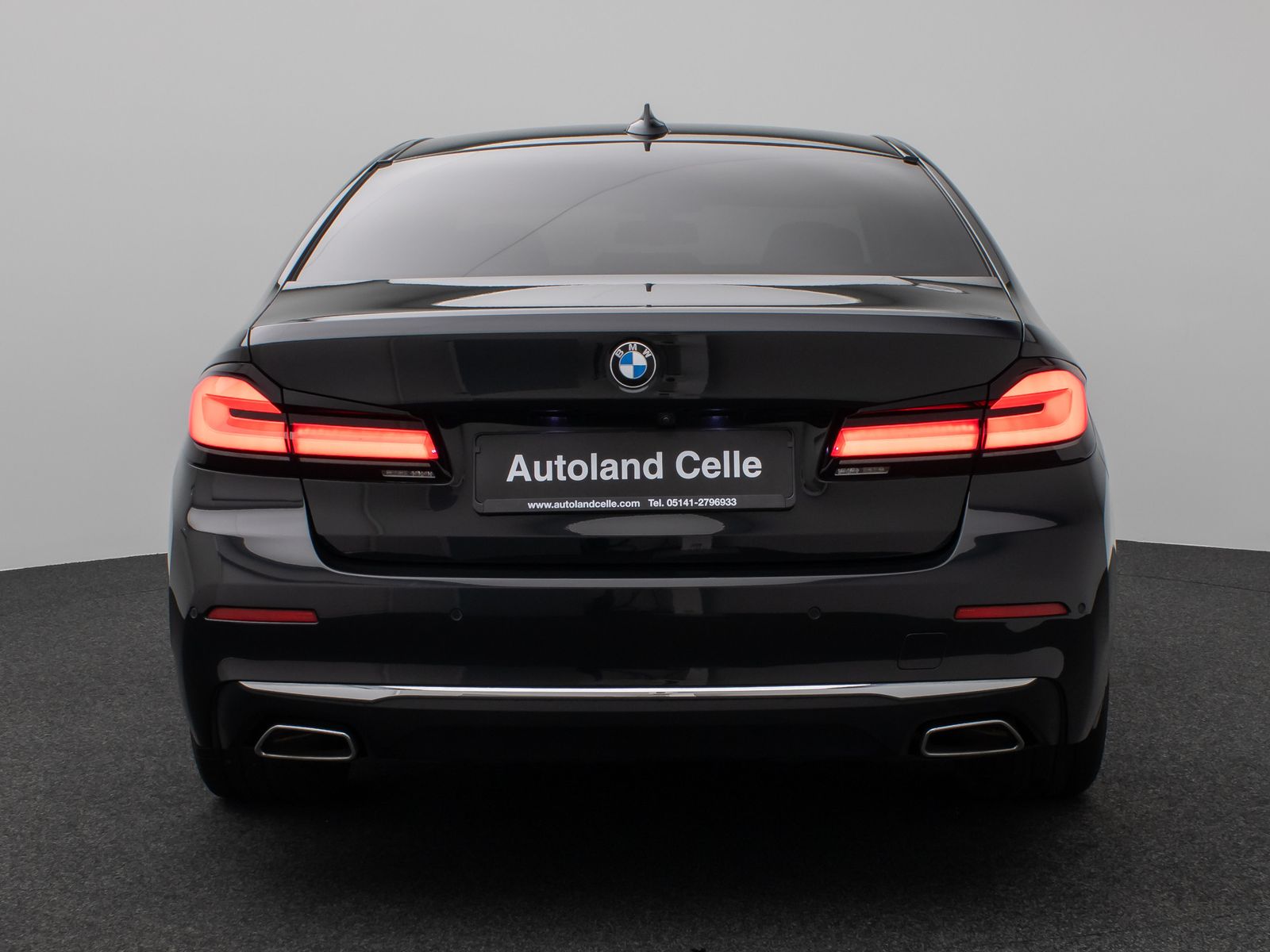 Fahrzeugabbildung BMW 520d Luxury Line Glasdach Kamera HUD DAB H/K 19"