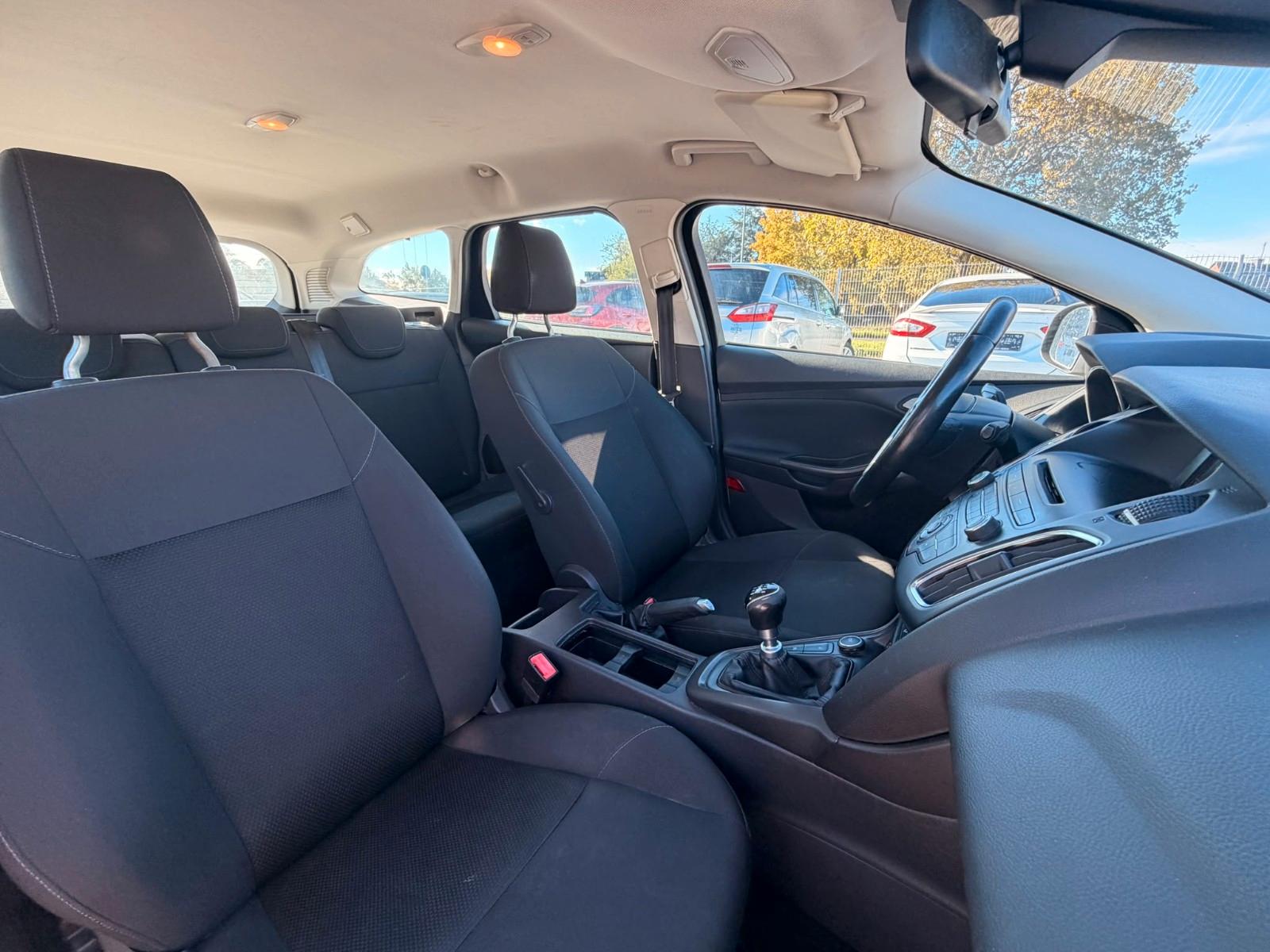 Ford Focus 2015 — photo 10
