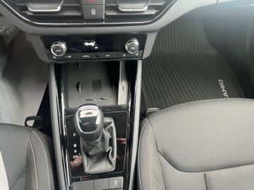 Fahrzeugabbildung SKODA Kamiq Drive 125 DSG AHK Navi RFK SHZ uvm