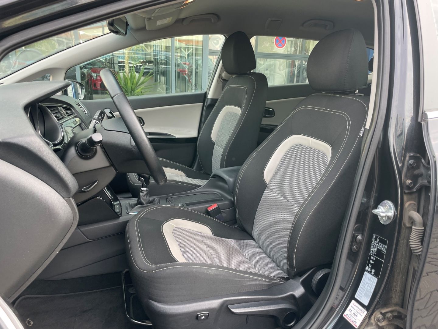 Fahrzeugabbildung Kia Ceed_sw Spirit Kamera totWinkAss SpurhalteAss