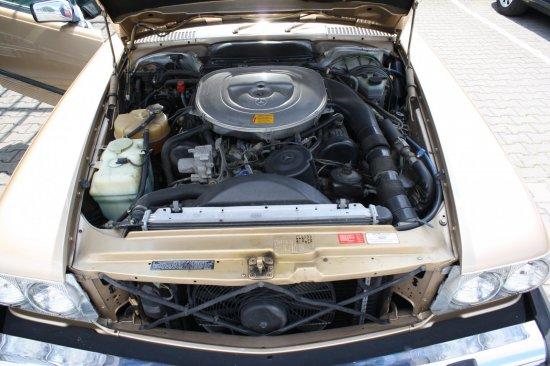 Mercedes-Benz SL 560