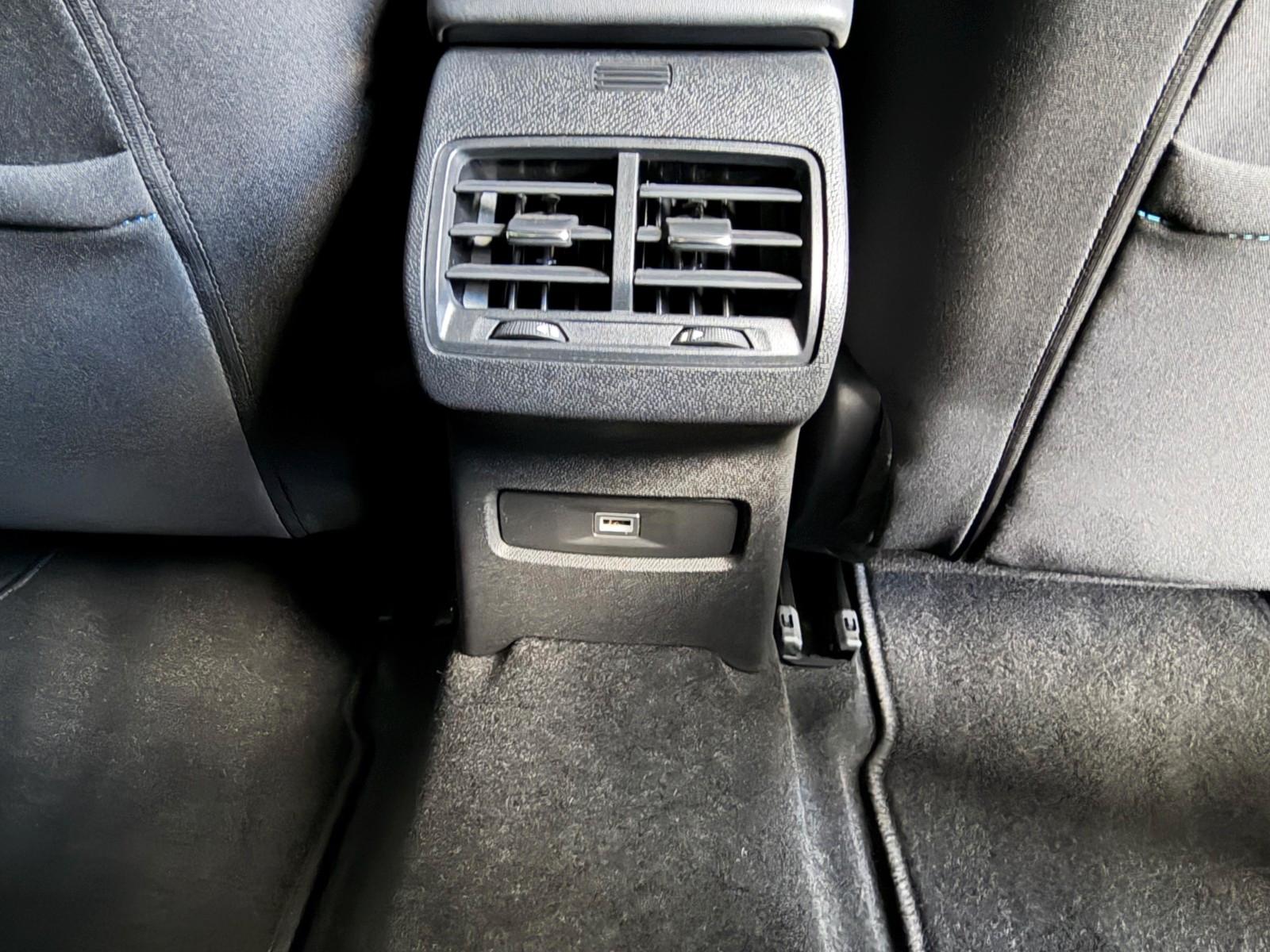 Citroën C4PureTech130Stop&StartEAT8MAX+HeadUp+LED+Rfkm.
