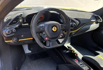 صورة 2 لـ 2020 Ferrari 488 PISTA