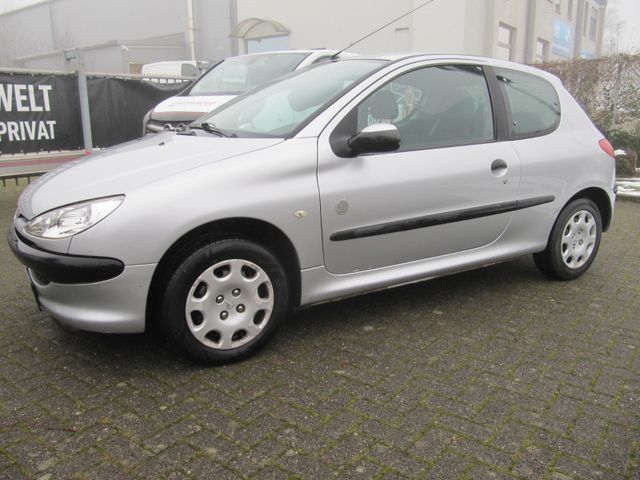 Peugeot 206 Petit Filou Nur 92000 KM.