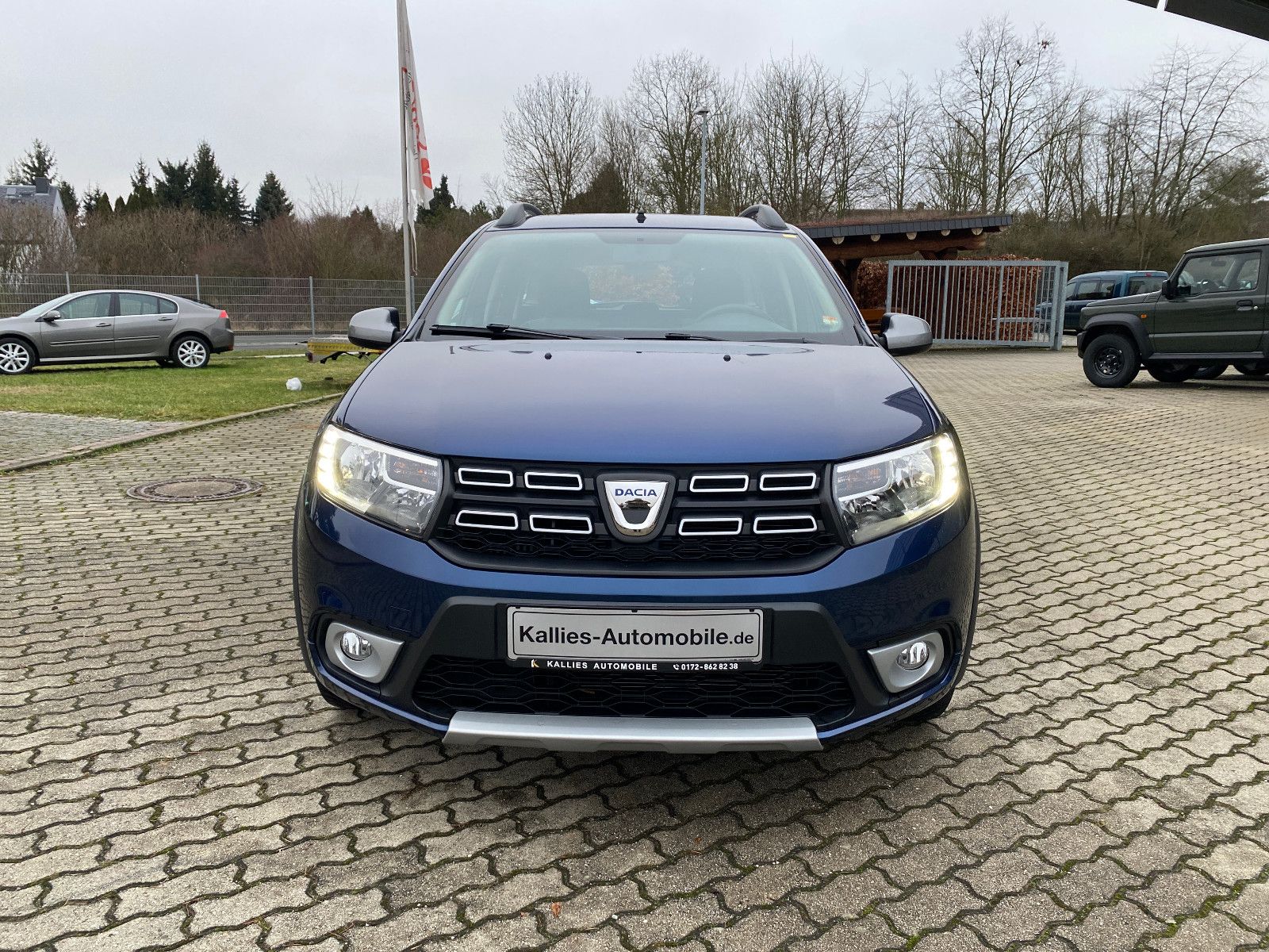 Fahrzeugabbildung Dacia Logan MCV II Stepway 90 PS+KLIMA+SHZ+TÜV-NEU