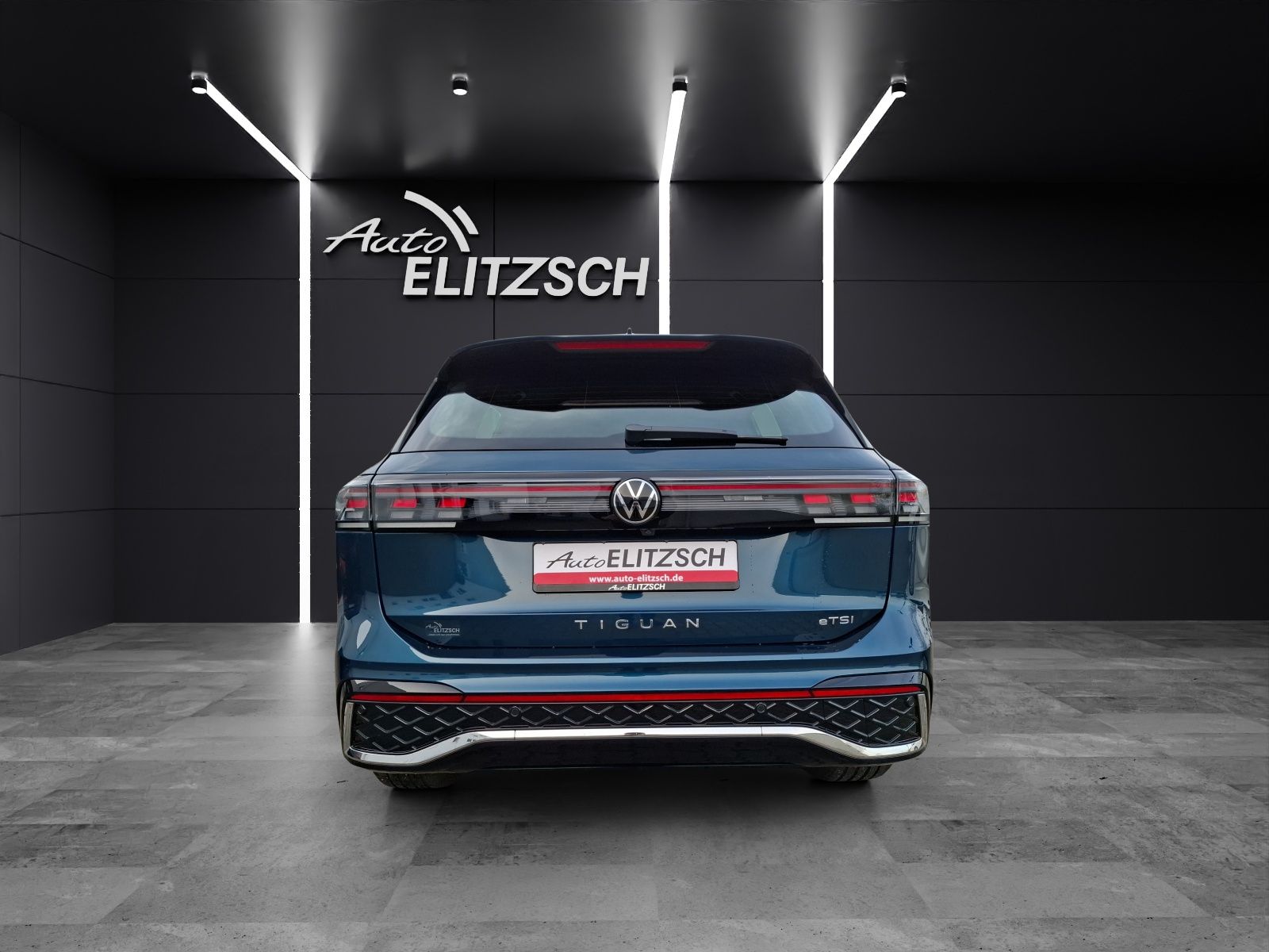 Fahrzeugabbildung Volkswagen Tiguan eTSI R-Line DSG Standhzg Matrix AHK Navi