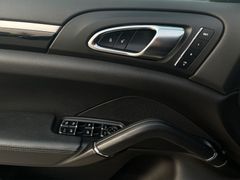 PORSCHE Cayenne S Diesel 8xBereift|Bose|Luftfahrwerk