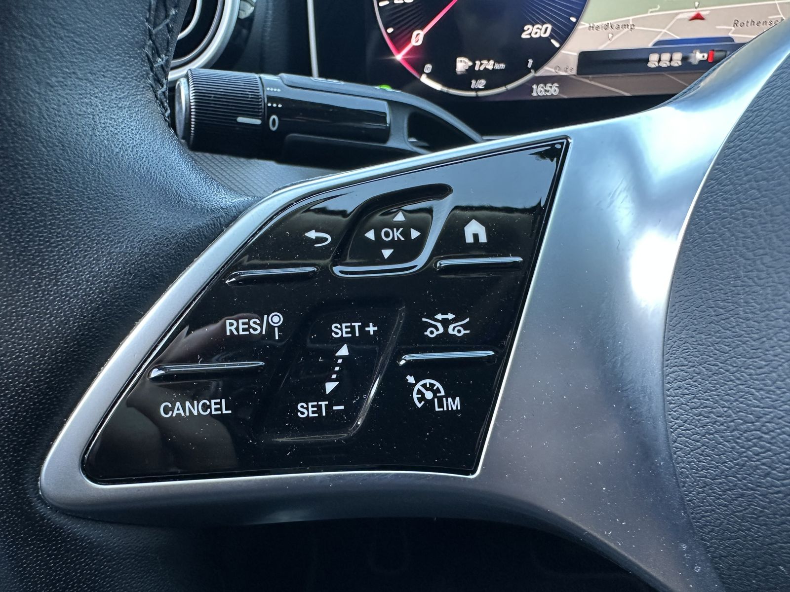 Fahrzeugabbildung Mercedes-Benz C 220d Avantgarde Advanced NAV+LED+ACC+VCOCK+KAM