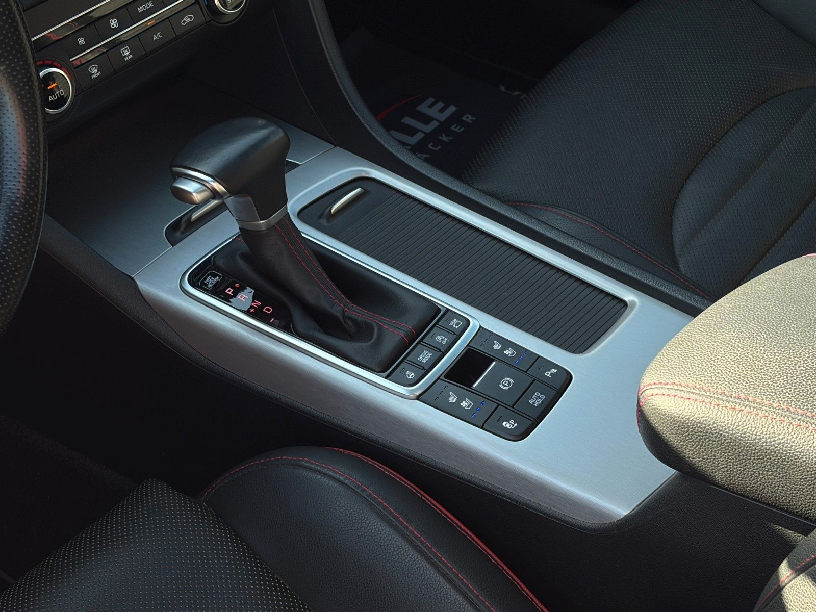 Fahrzeugabbildung Kia Optima SW 1,6 T-GDI DCT GT Pano H&K ACC SHZ LHZ