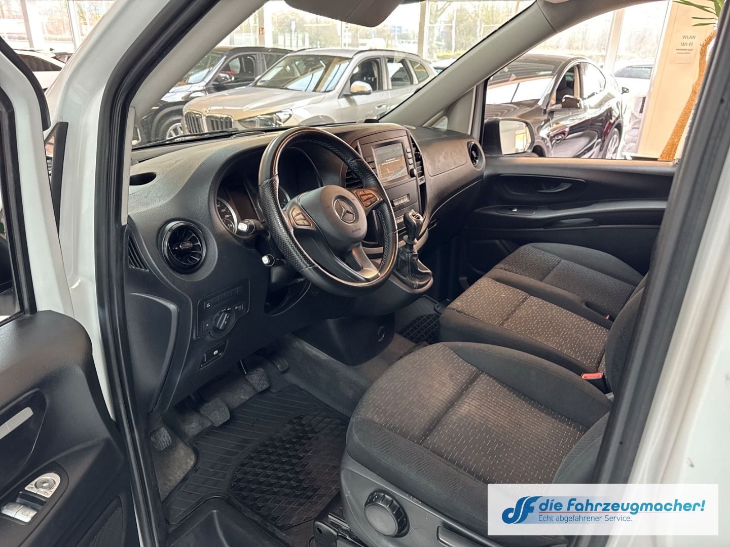 Fahrzeugabbildung Mercedes-Benz Vito Kasten 116 CDI RWD lang Navi DAB SHZ Rückfa