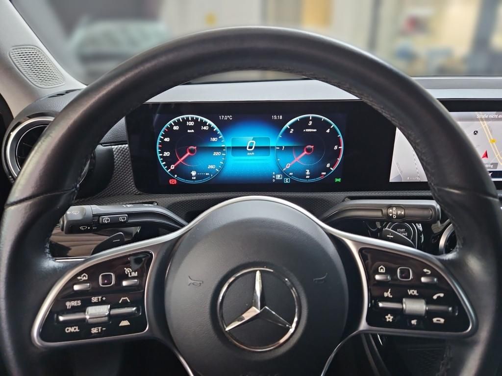 Fahrzeugabbildung Mercedes-Benz A 220 d Progressive Night Navi Standhzg. KAM LED
