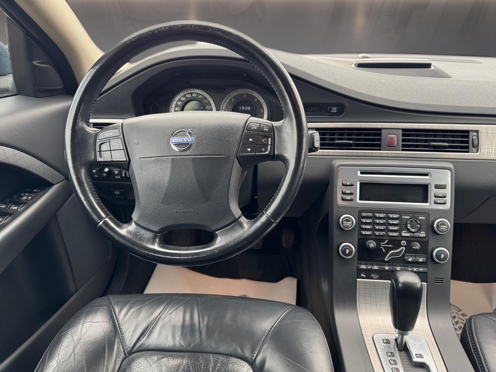 VOLVO XC70 2.4 D5 185CH MOMENTUM AWD
