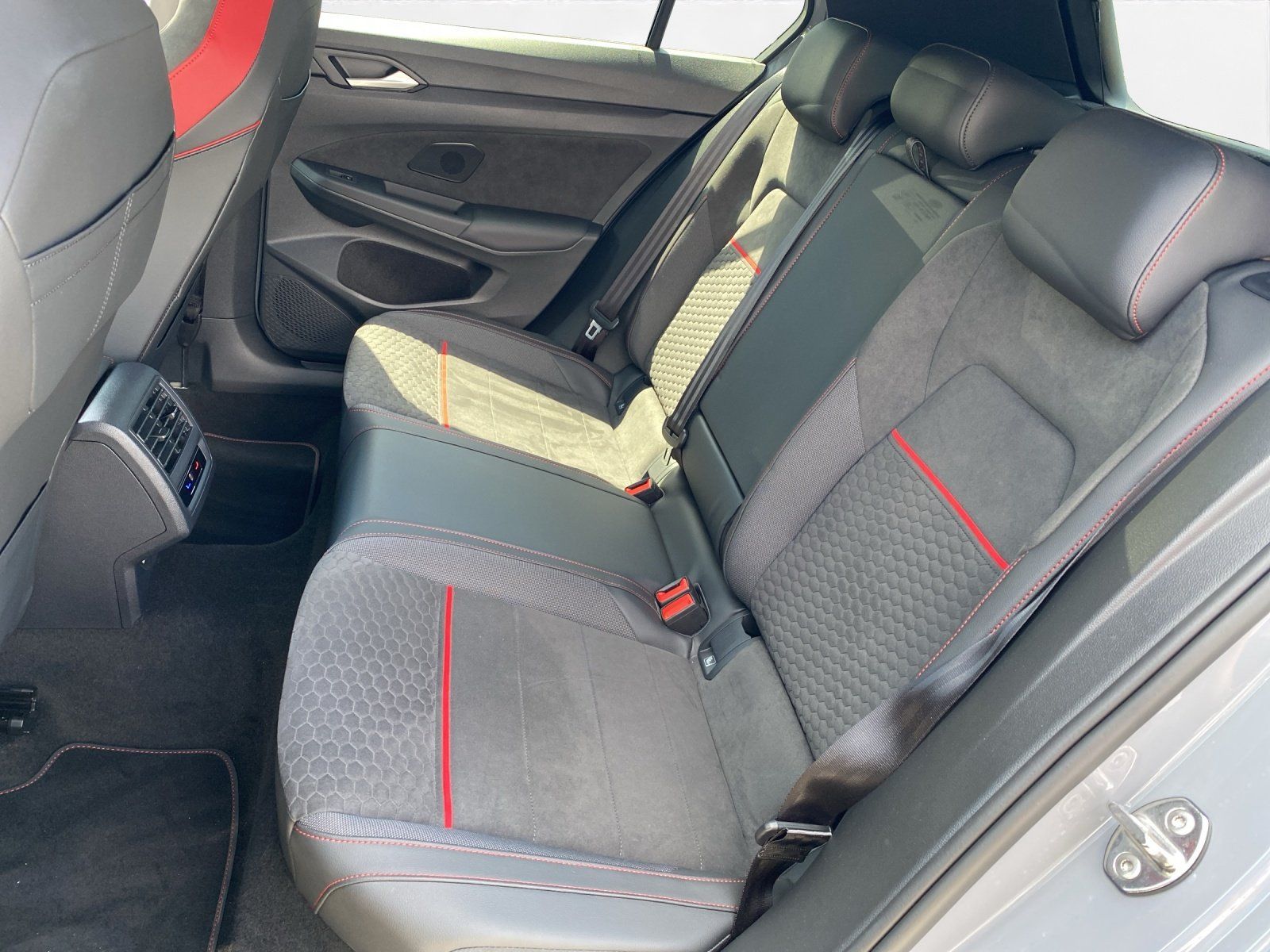 Volkswagen Golf - Bild 11