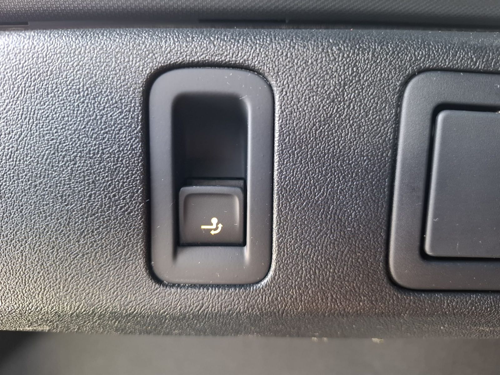 Fahrzeugabbildung Volkswagen Tiguan 2.0 TDI R-Line 4M Pano*Black*Matrix*AHK
