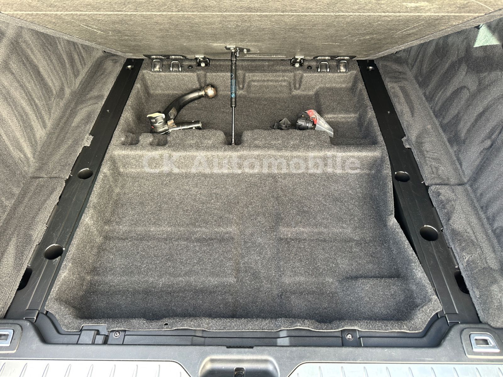 Fahrzeugabbildung BMW 520d Touring M-Sport/Shadow-Line/Navi/Pano/Kam.