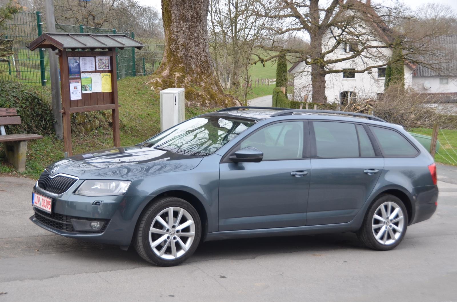 Skoda Octavia 1.6 TDI Alu 17" Navi Sitzheizung Xenon