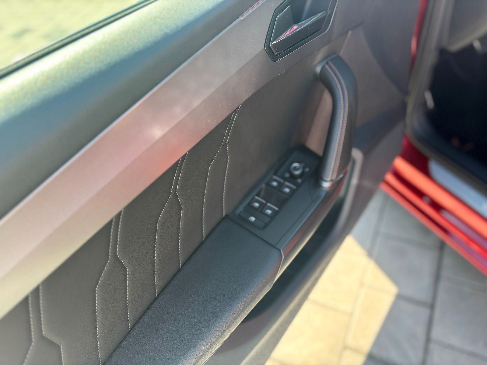 Fahrzeugabbildung CUPRA Leon Sportstourer VZ e-Hybrid