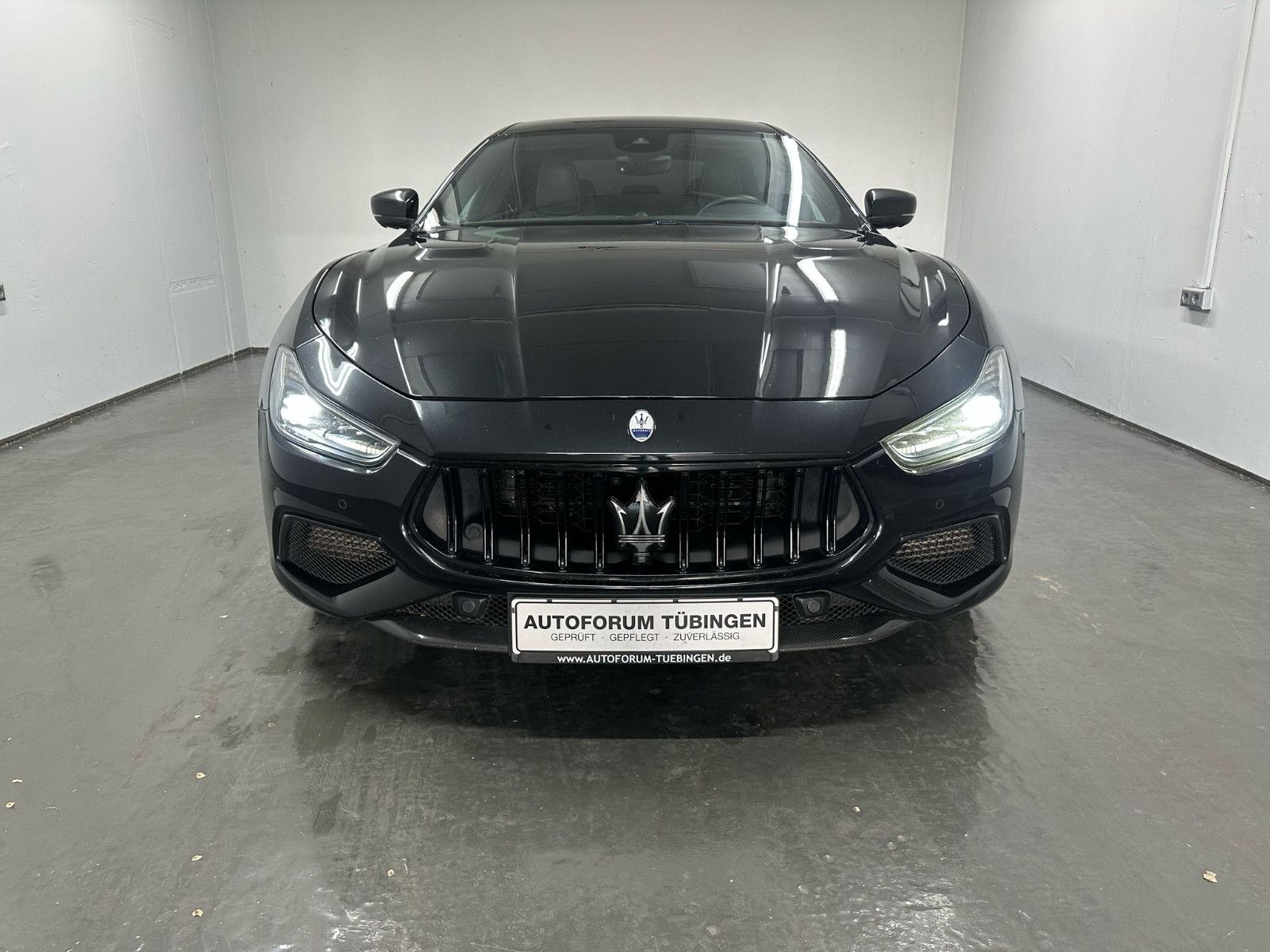 Fahrzeugabbildung Maserati Ghibli TROFEO V8   - SOFT CLOSE*NAVI*TEMPO*DAB*