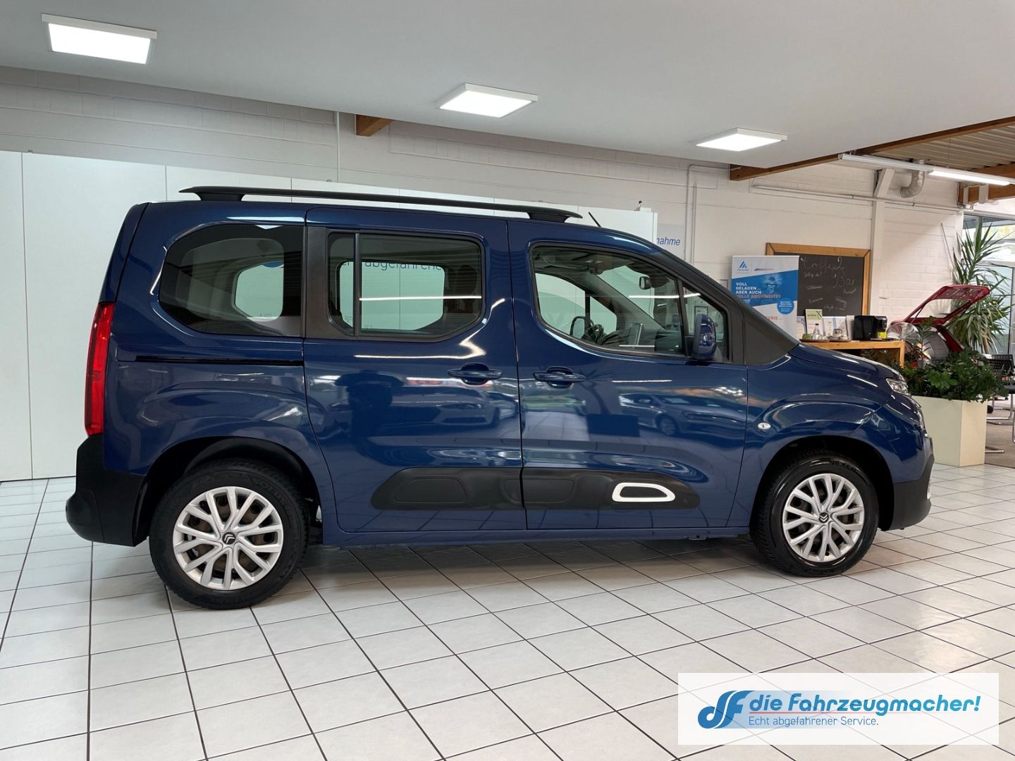 Fahrzeugabbildung Citroën Berlingo Feel M Mehrzonenklima DAB SHZ Spurhalte