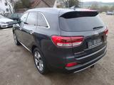 Kia Sorento Platinum Edition 4WD - Kia Sorento: Platinum