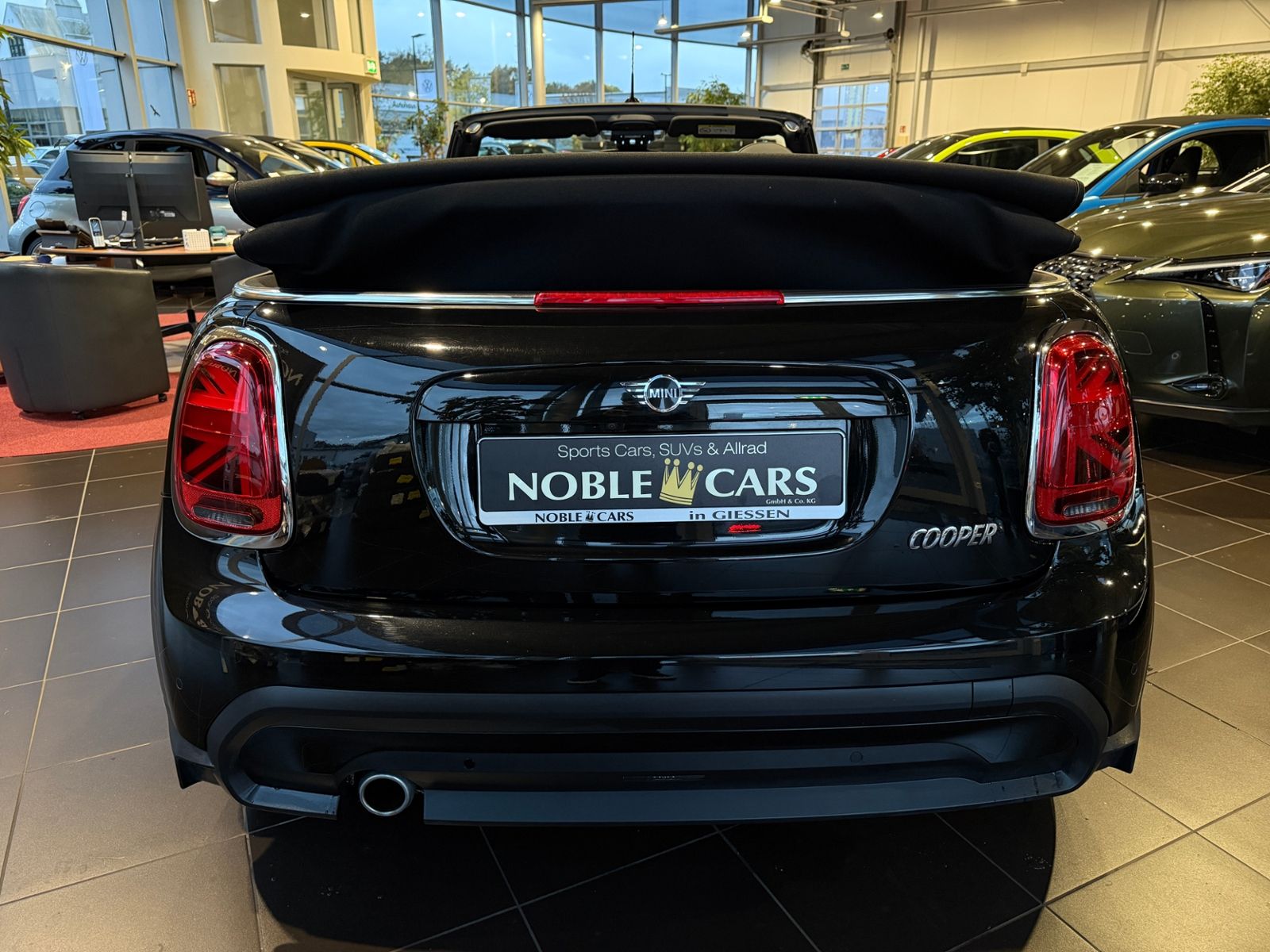 Fahrzeugabbildung MINI Cabrio Cooper  HUD RFK LED NAVI