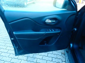 Jeep Cherokee - 7