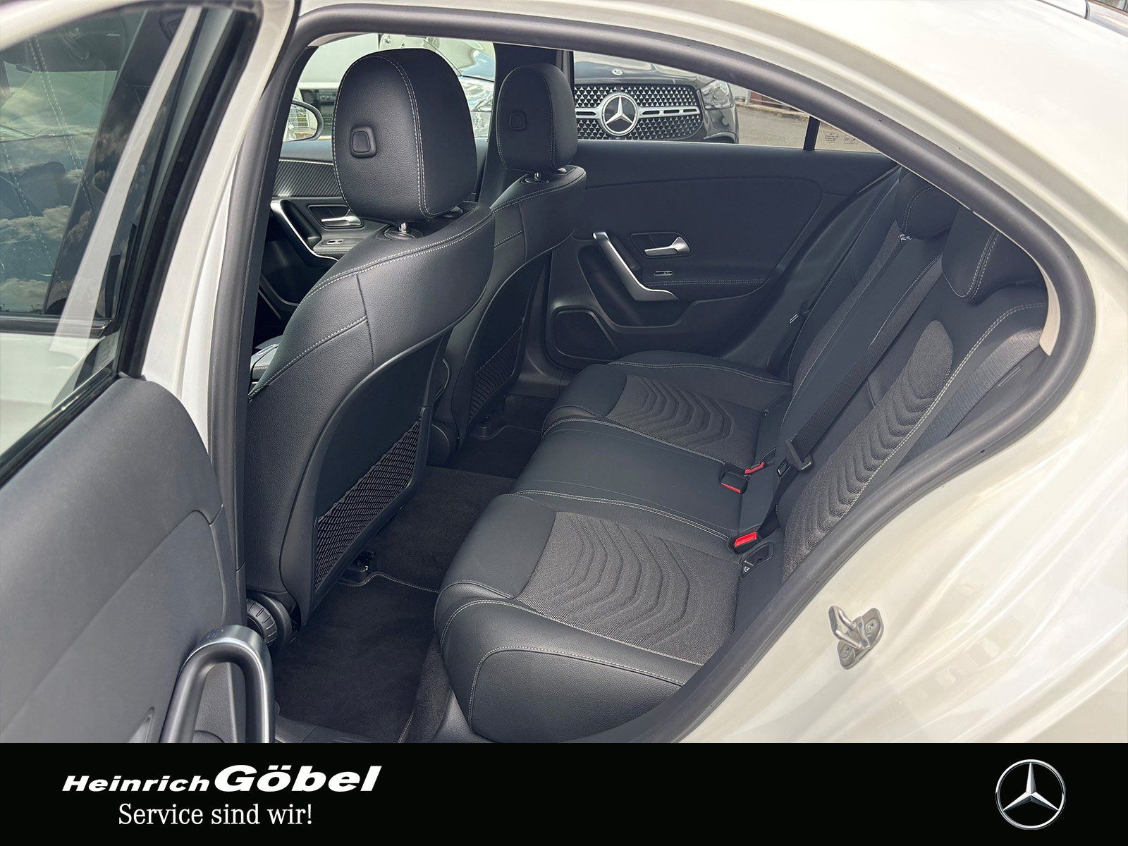 Fahrzeugabbildung Mercedes-Benz A 180 L PROGRESSIVE*APPLE-CARPLAY*KAMERA*NIGHTP*