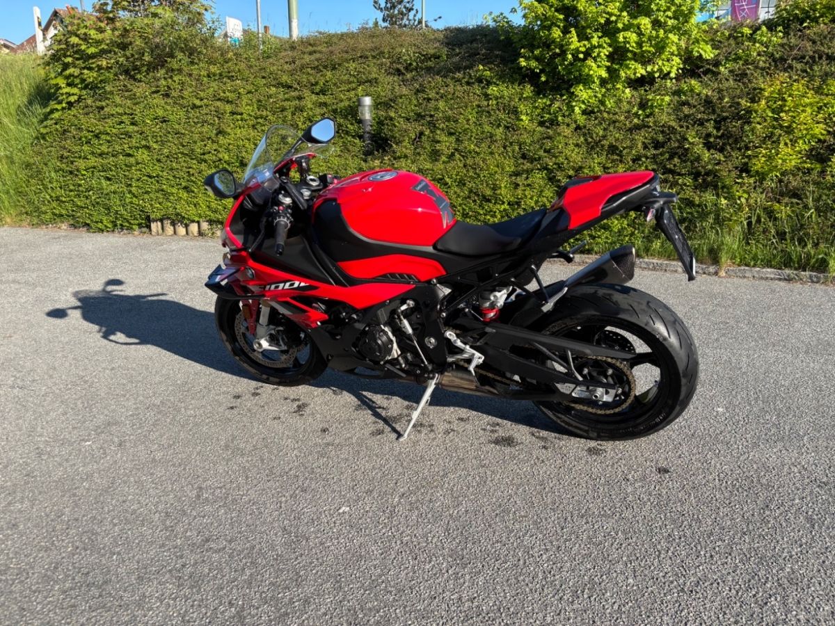 Fahrzeugabbildung BMW S 1000 RR Race- und Dynamikpaket