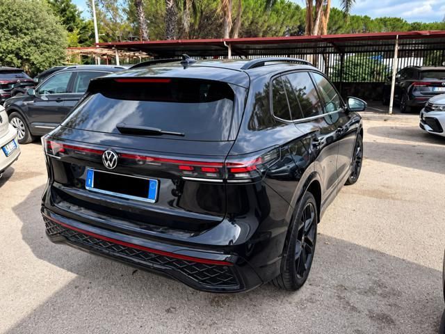 Volkswagen VOLKSWAGEN Tiguan 2.0 TDI 150 CV DSG R-Line Plus imagem 3