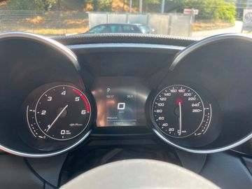 Alfa-Romeo Giulia - 11