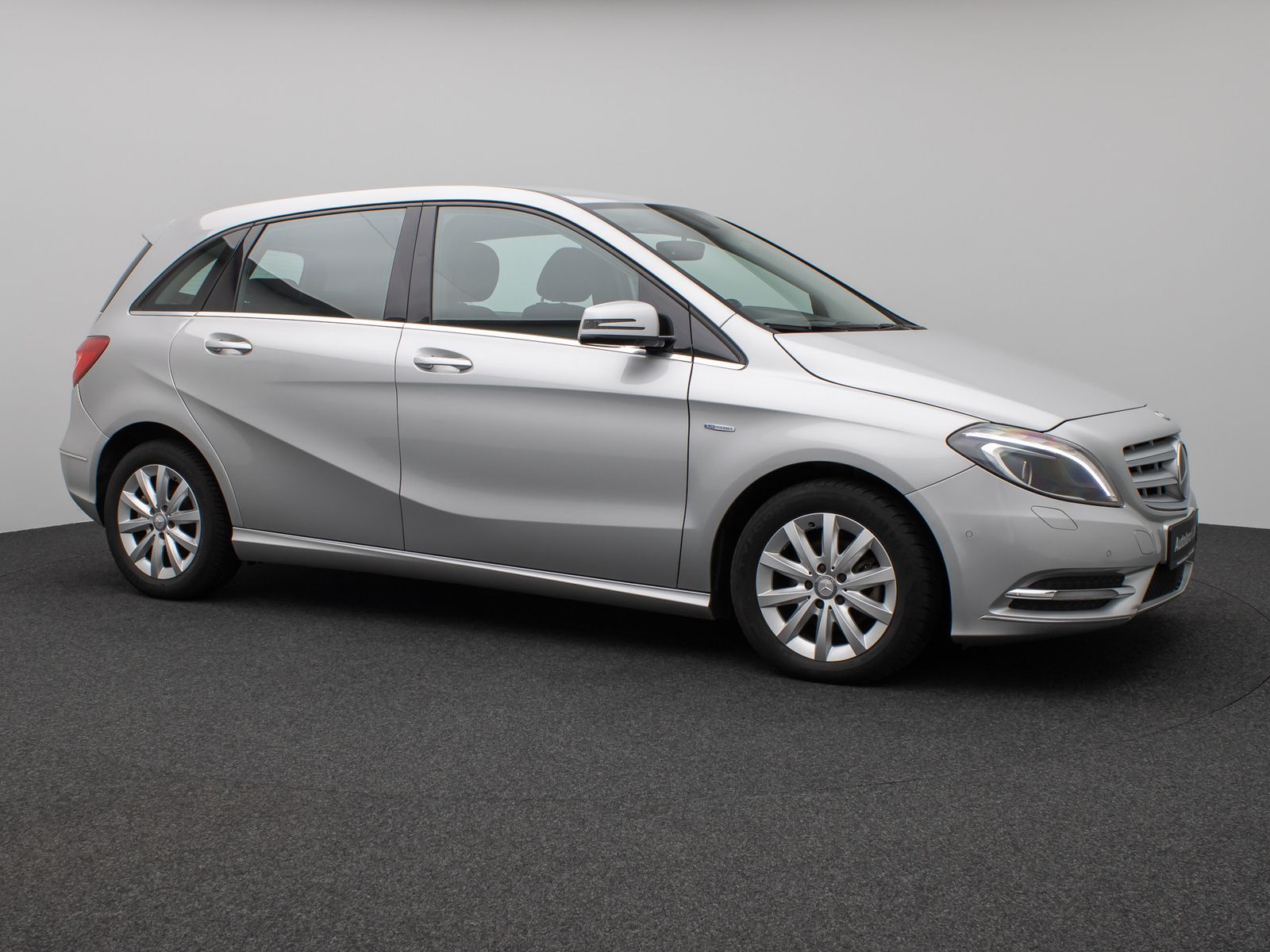 Fahrzeugabbildung Mercedes-Benz B 180 CDI Navi Sitzhzg Bi-Xenon PDC Klimaautomat