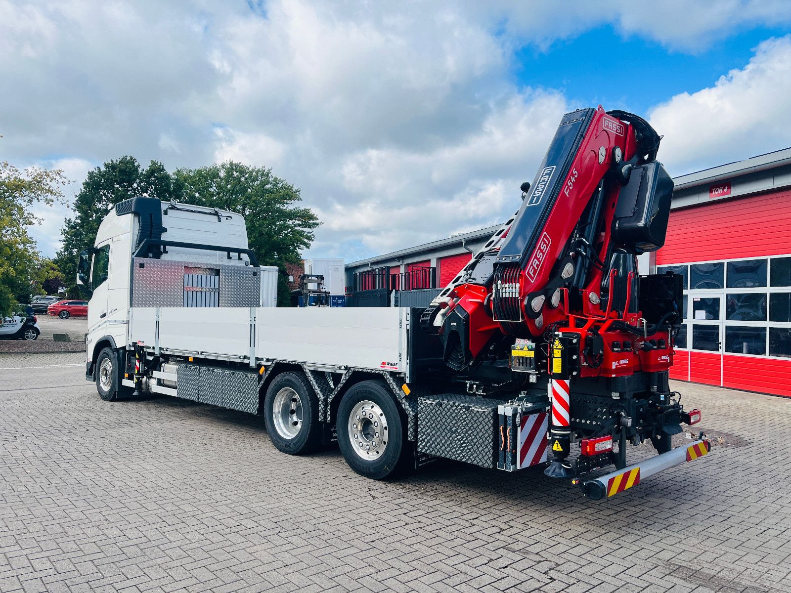 Fahrzeugabbildung Volvo FH 540 6x2 Container Fassi F545 Heck