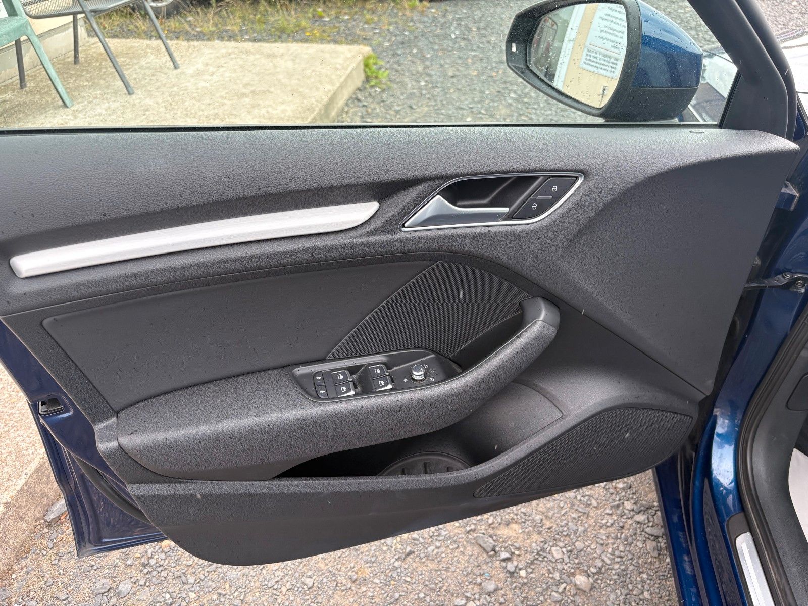 Fahrzeugabbildung Audi A3 1.6 TDI SPBK S LINE Navi Leder LED SPORTFWK